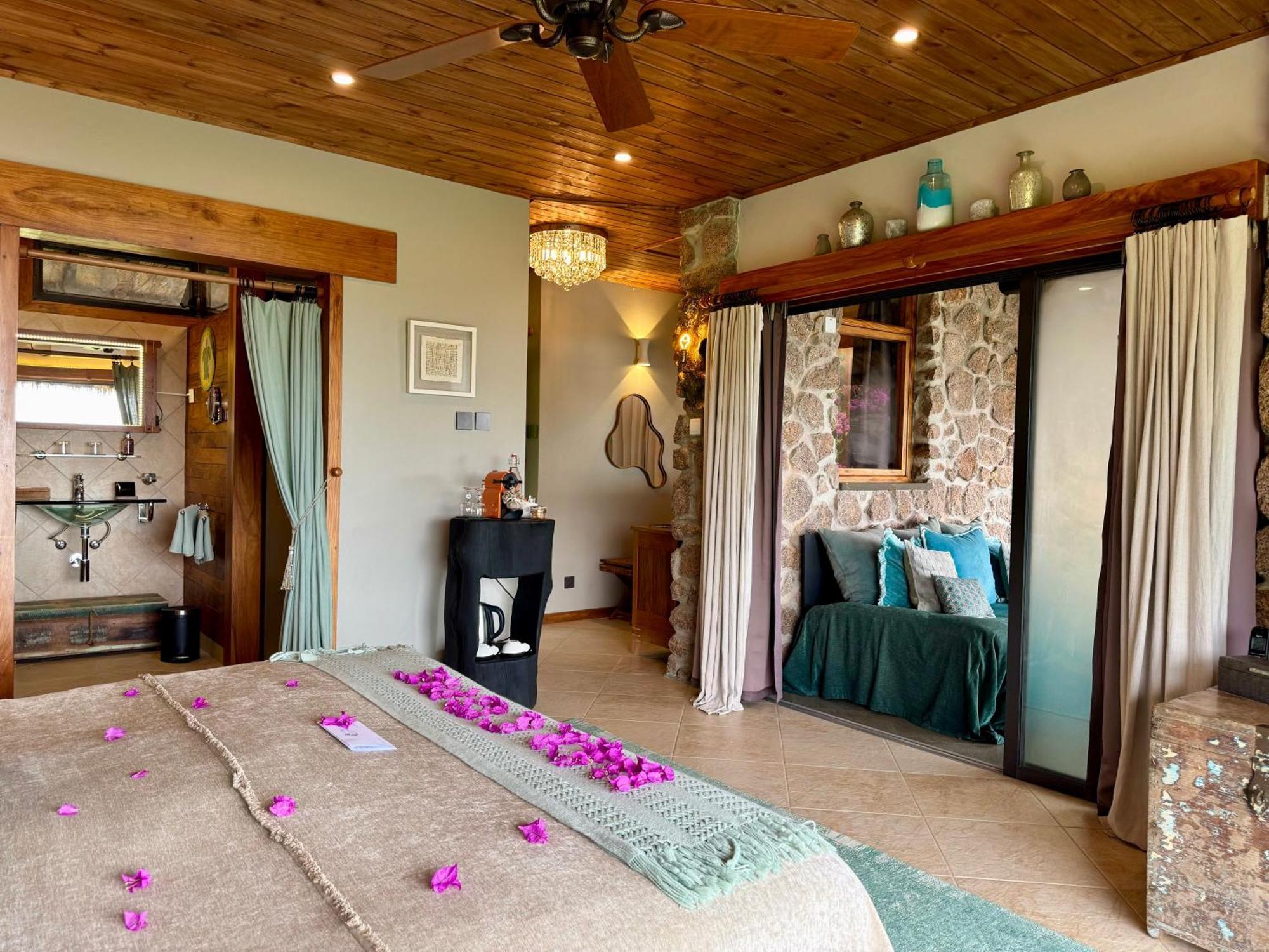 Chateau De Feuilles & Spa - Praslin Island Baie Sainte Anne Eksteriør billede
